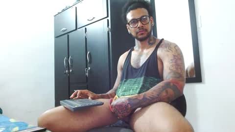 Snapshot of lewisstrong chatting on 09.16.25 Lewis Strong online show from 09.16.25