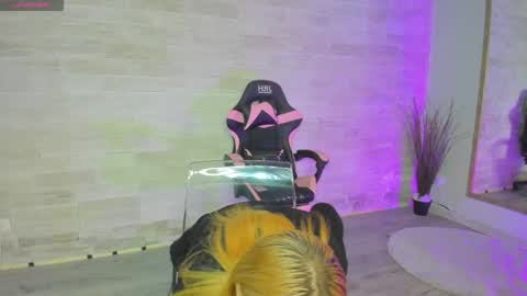 Lexi online show from 10.21.25