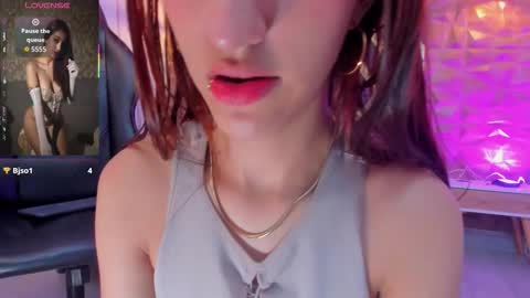 Snapshot of lexivie_ chatting on 10.14.25 lexivie_ online show from 10.14.25