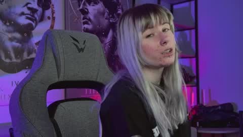 Snapshot of lexiwenford chatting on 04.01.26 Lexi Wenford NO NUDE GODDESS online show from 04.01.26