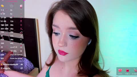 Snapshot of lexxxxxxi chatting on 12.15.24 lexi miu online show from 12.15.24