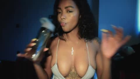 Snapshot of lexy_squirt_queen chatting on 04.27.26 LEXY - Independent account online show from 04.27.26