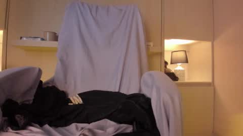 Snapshot of lexyquinn_ chatting on 03.26.26 L I A online show from 03.26.26