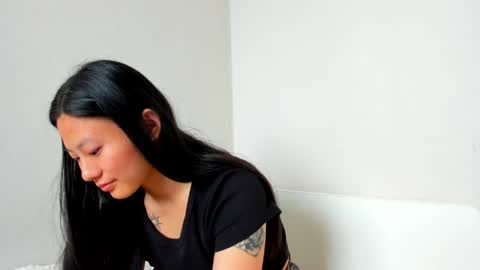 Snapshot of leyahanami chatting on 05.15.26 Leya online show from 05.15.26