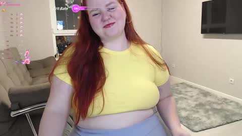 Snapshot of leyaloveee chatting on 02.15.25 Your Leya online show from 02.15.25