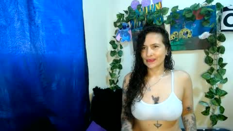 Snapshot of leyla_horny_bg chatting on 06.18.26 leyla_horny_bg online show from 06.18.26
