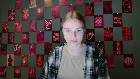 Snapshot of leyla_le chatting on 09.09.25 Leyla online show from 09.09.25