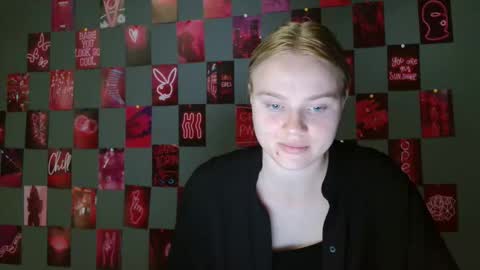 Snapshot of leyla_le chatting on 09.10.25 Leyla online show from 09.10.25