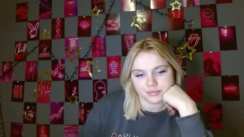 Snapshot of leyla_le chatting on 01.08.26 Leyla online show from 01.08.26