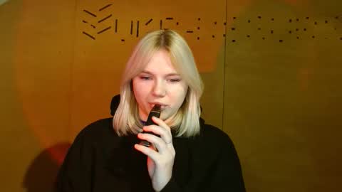 Snapshot of leyla_le chatting on 01.15.26 Leyla online show from 01.15.26