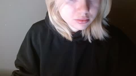 Snapshot of leyla_le chatting on 02.18.26 Leyla online show from 02.18.26