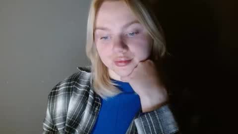 Snapshot of leyla_le chatting on 02.22.26 Leyla online show from 02.22.26