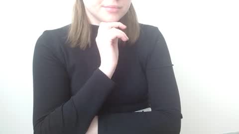 Snapshot of leyla_le chatting on 04.22.26 Leyla online show from 04.22.26