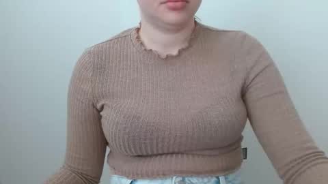Snapshot of leyla_le chatting on 05.18.26 Leyla online show from 05.18.26