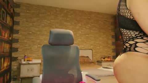 Leyla online show from 03.03.26