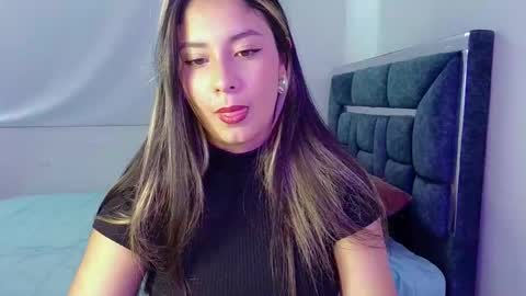 Lia  online show from 10.23.25