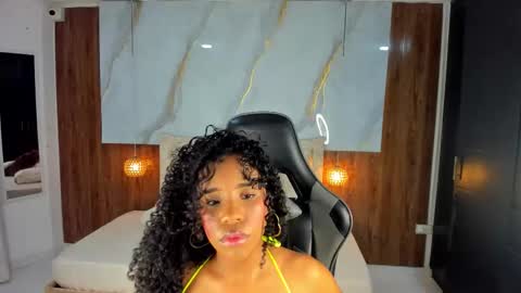 lia_16_ online show from 03.14.26