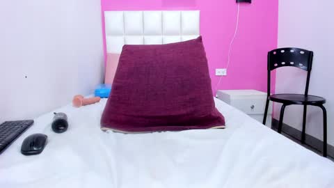 Snapshot of lia_antonella69 chatting on 01.30.25 karol online show from 01.30.25