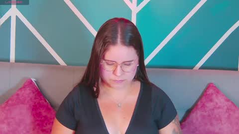 Snapshot of lia_avalon chatting on 06.01.26 Lia Avalon online show from 06.01.26