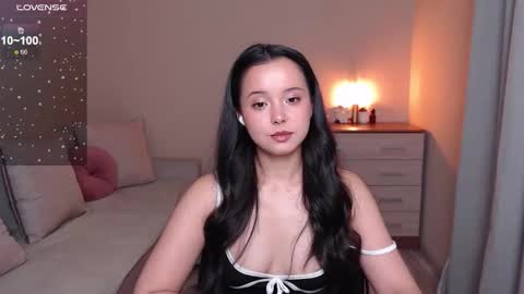 L I A online show from 10.11.25