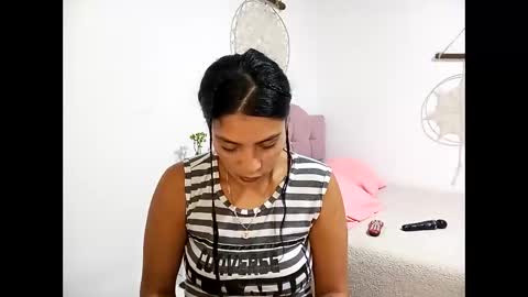 Lia online show from 04.28.26