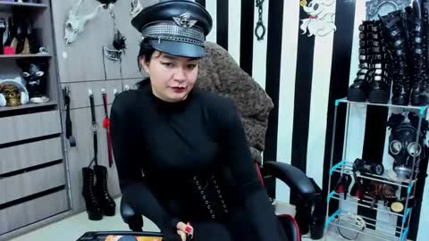 . online show from 01.12.25