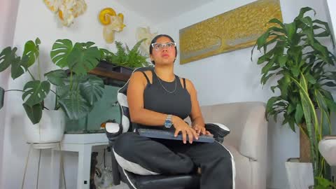 lia_lovelly online show from 04.06.26