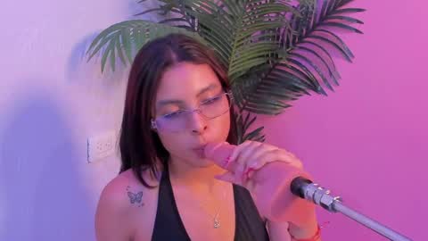 lia_owenss online show from 05.23.26