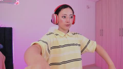 Little Queen Lia  online show from 02.08.25