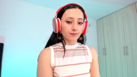 Little Queen Lia  online show from 02.16.25