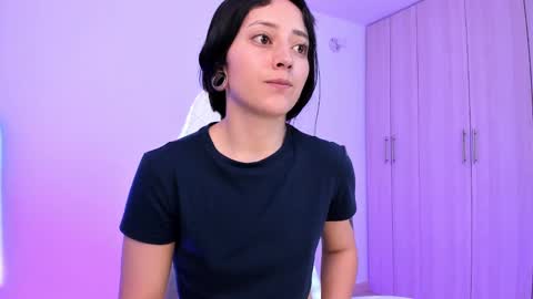 Little Queen Lia  online show from 02.25.25