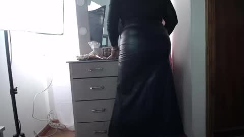 Lia Taylor online show from 09.18.25