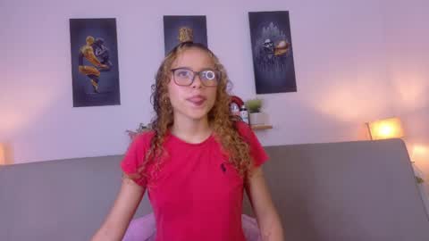 Snapshot of lia_valmont_18 chatting on 05.31.26 Juliana online show from 05.31.26