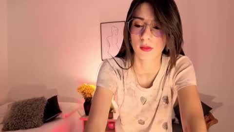 Snapshot of liaaa___ chatting on 10.17.25 Lia online show from 10.17.25