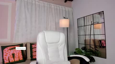 Snapshot of liaamoon_ chatting on 05.19.26 Lia online show from 05.19.26