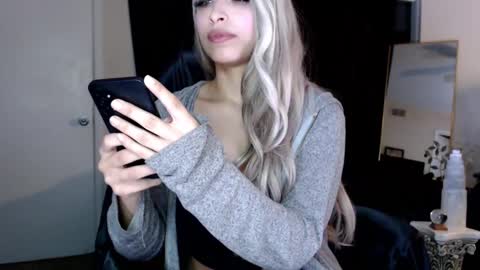 Snapshot of liadivina chatting on 03.12.25 Lia Divina online show from 03.12.25