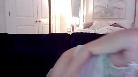 Snapshot of liadivina chatting on 05.26.26 Lia Divina online show from 05.26.26
