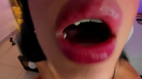 Snapshot of liah_cleir chatting on 05.29.26 Liah online show from 05.29.26