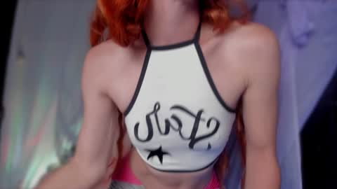 Snapshot of liahilton_ chatting on 12.07.24 lh6 9c online show from 12.07.24