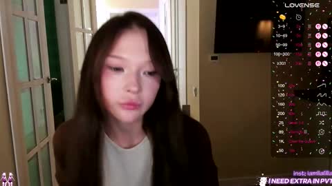 Snapshot of lialilia chatting on 10.16.25 lialilia online show from 10.16.25