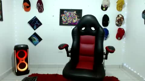 Snapshot of liam_andres12 chatting on 02.22.26 Andres online show from 02.22.26