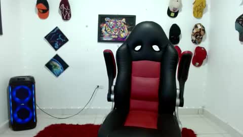 Snapshot of liam_andres12 chatting on 02.23.26 Andres online show from 02.23.26