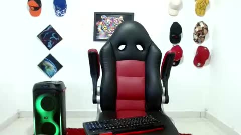 Snapshot of liam_andres12 chatting on 02.27.26 Andres online show from 02.27.26