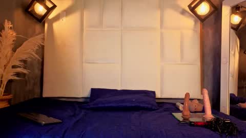 Liam forest  online show from 12.22.25