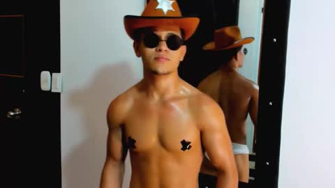 Snapshot of liam_knight chatting on 11.04.25 liam_knight online show from 11.04.25