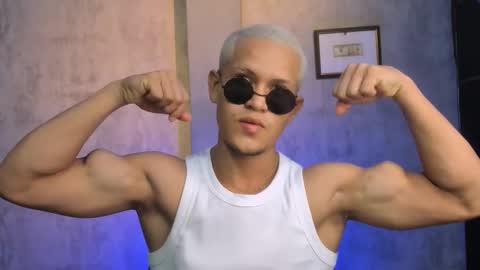 Snapshot of liam_knight chatting on 11.12.25 liam_knight online show from 11.12.25