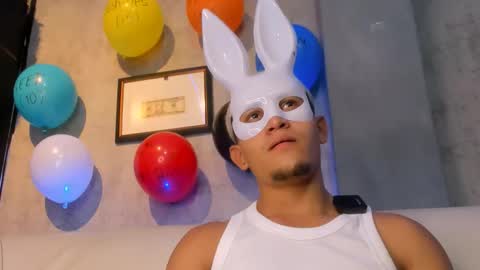 Snapshot of liam_knight chatting on 11.19.25 liam_knight online show from 11.19.25