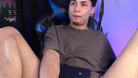 Snapshot of liam_ruiz_ chatting on 10.05.25 Liam online show from 10.05.25