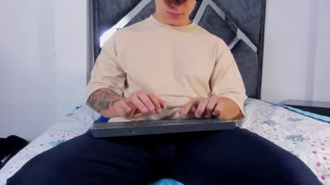 Call me Lian online show from 02.16.26