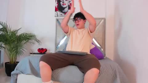 Call me Lian online show from 03.16.26